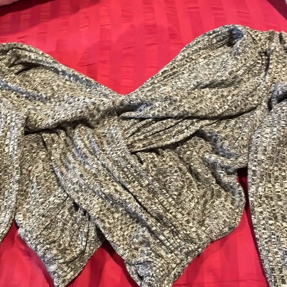 Sweater - Picture 1 of 3